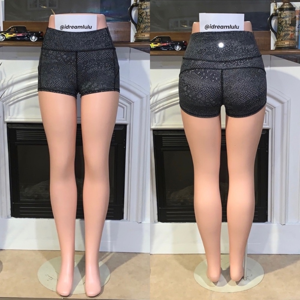 🌿Lululemon In Movement 2.5” Short Rare